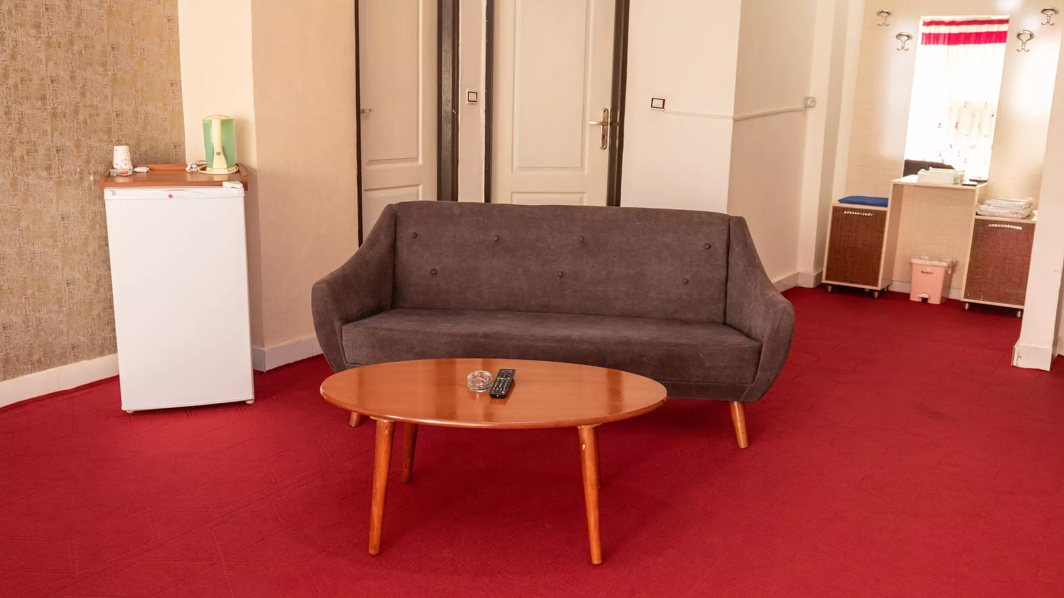 Alibaba https://cdn.alibaba.ir/ostorage/hotel-accommodation-images/674c07c510d0d5745be3d284_هتل فرید - سوئیت یک خوابه پنج تخته (2).webp